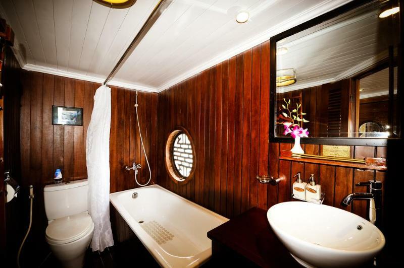 Bhaya Classic Cruises ฮาลอง ภายนอก รูปภาพ